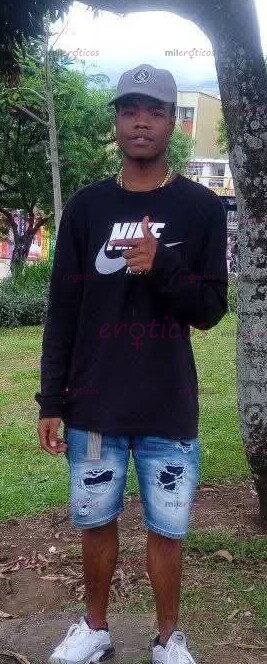 FOTOS DE HOLA SOY JEFFER UN NEGRO ALEGRE SOY ,ASEADO,HUMILDE ME GUSTAN LAS