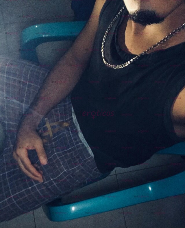 FOTOS DE MORENO ATRACTIVO LISTO PARA COMPLACER TUS DESEOS Y FANTASIAS