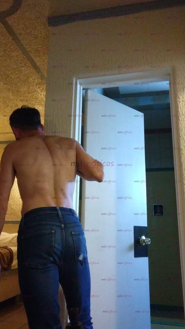 FOTOS DE HOLA SOY ADRIÁN, ACTIVO, VERGON, COMPLACIENTE. 20 CM