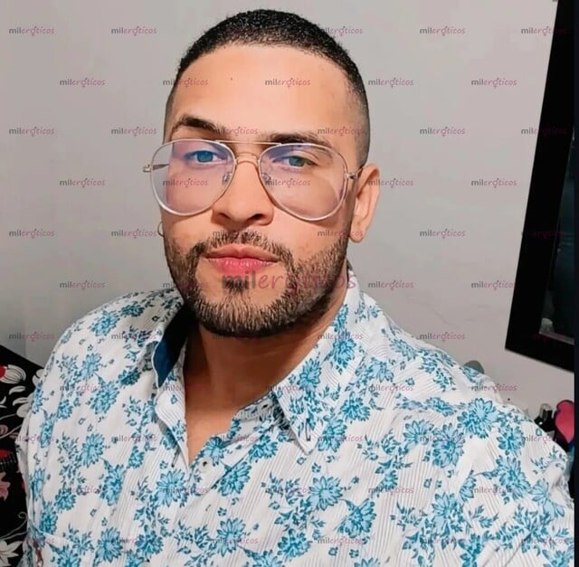 FOTOS DE VENEZOLANO MORBOSO COMPLACIENTE Y BIEN DOTADO
