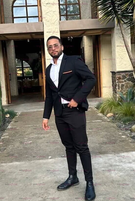 FOTOS DE VENEZOLANO MORBOSO COMPLACIENTE Y BIEN DOTADO