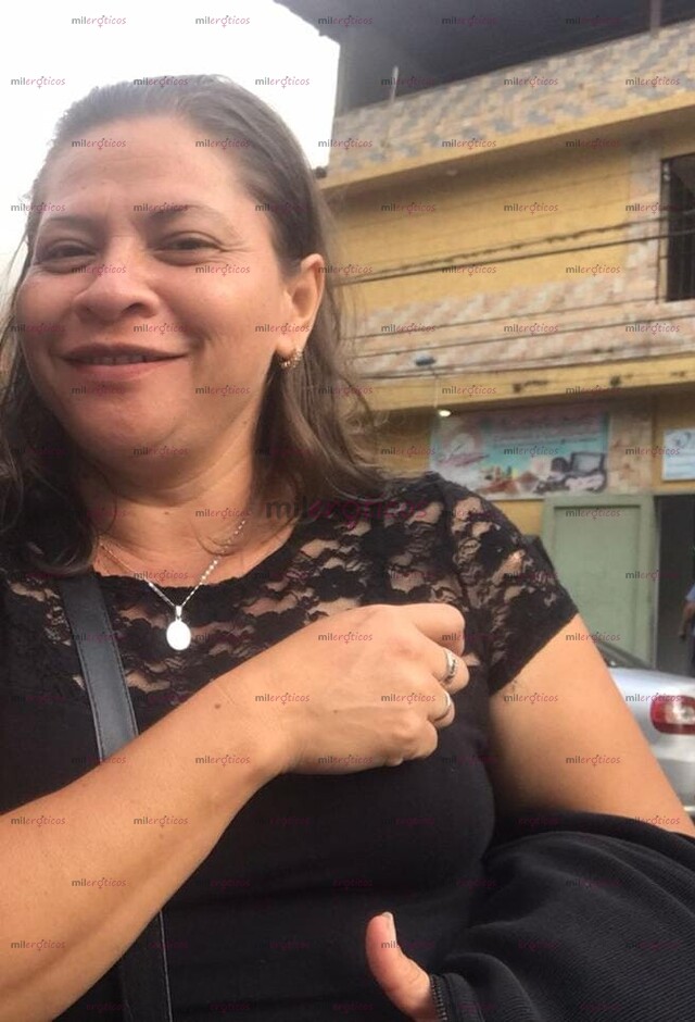 FOTOS DE DULCE HERMOSA MUJER DE PIEL BLANCA , QUIERES PASAR UN MOMENTO DE RELAJACIÓN
