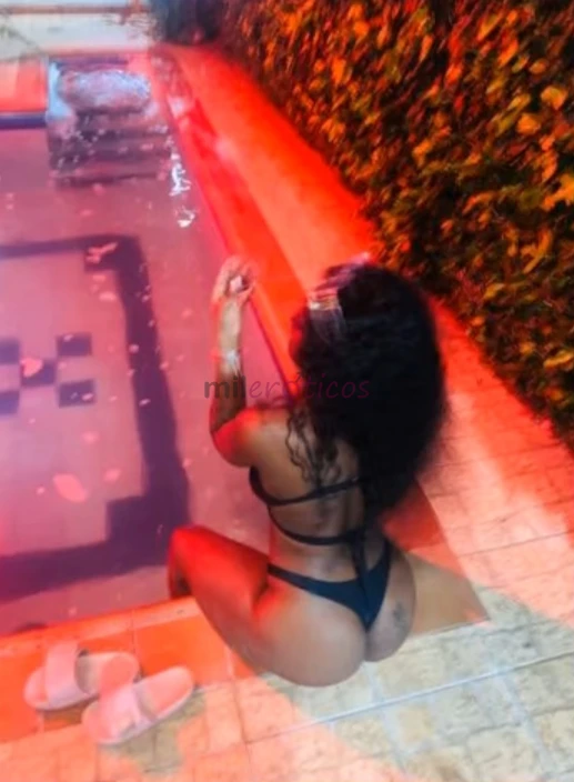 Hola bebe soy un chocolatito rico que esta de paso por tu zona con muchas ganas de pasarlo rico sin apuros sin afanes te ofrezco mis servicios oral va...