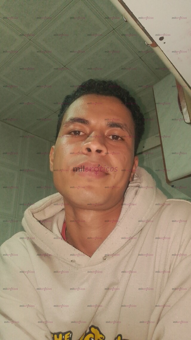 FOTOS DE HOLA SOY ANDRÉS JOVEN COMPLACIENTE A TUS DESEOS