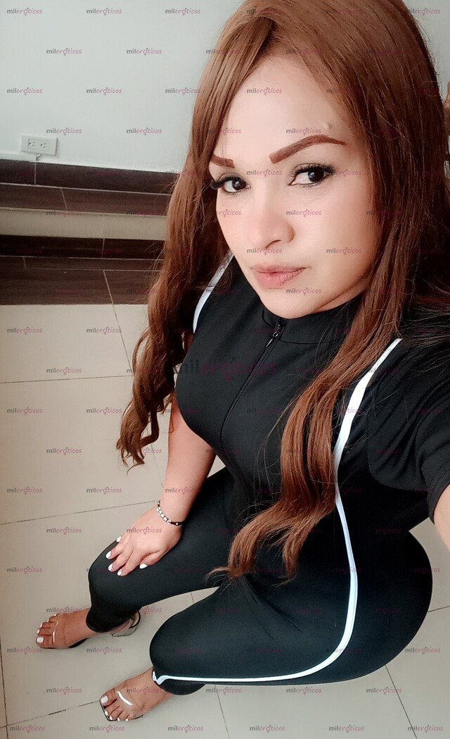 FOTOS DE LA REYNA DEL ANAL, NUEVA MORENA, ACOMPAÑANTE DE LUJO ENCANTADA DE CONO