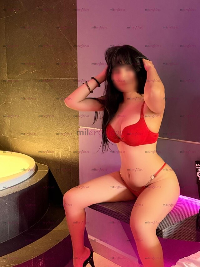 FOTOS DE FLAQUITA,BONITA,COMPLACIENTE SIENTE COMO APRIETO Y ME MOJO RICO BESOS INTENSOS!!