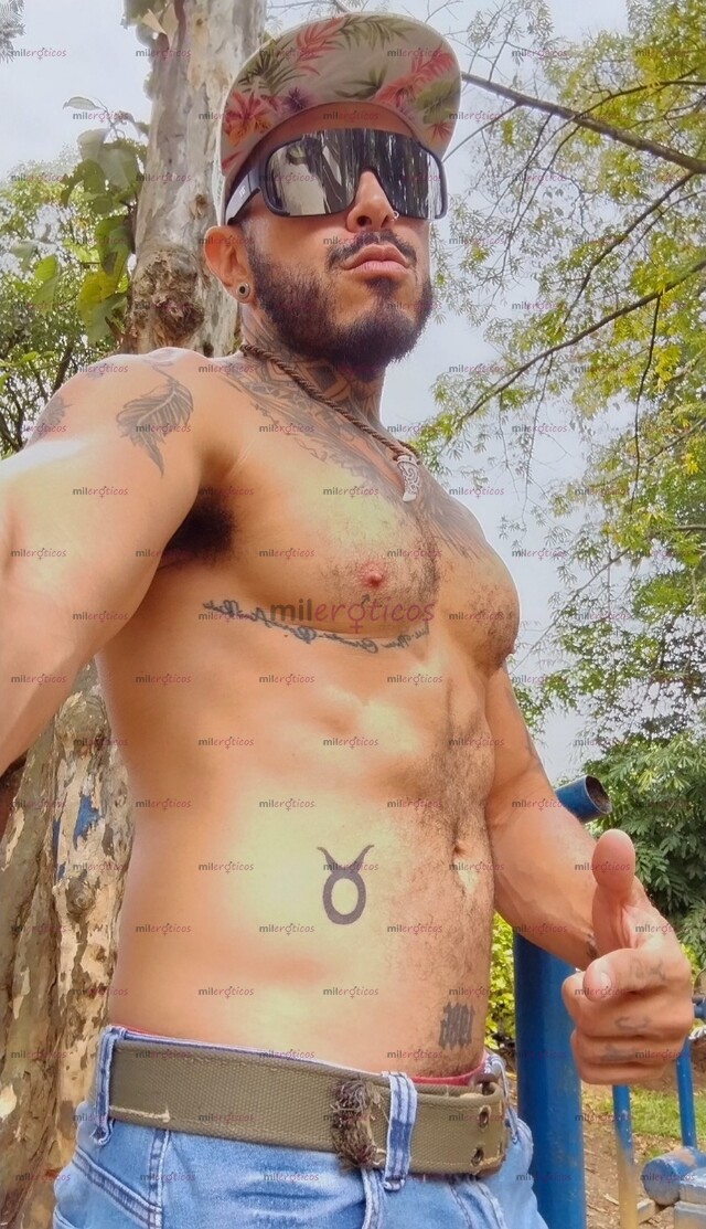 FOTOS DE TU MACHO: FOSTER, VARON, TATUADO BUENA VERGA, COMPLACIENTE