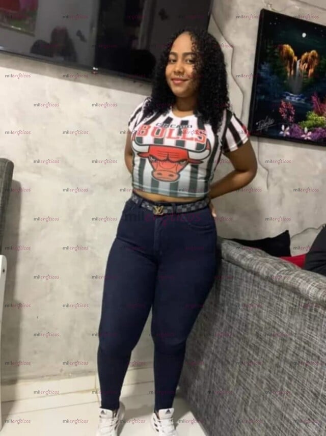 FOTOS DE HOLA SOY EMMA VEN Y DISFRUTA DE MI GRAN CULO Y MIS JUGOSAS TETAS