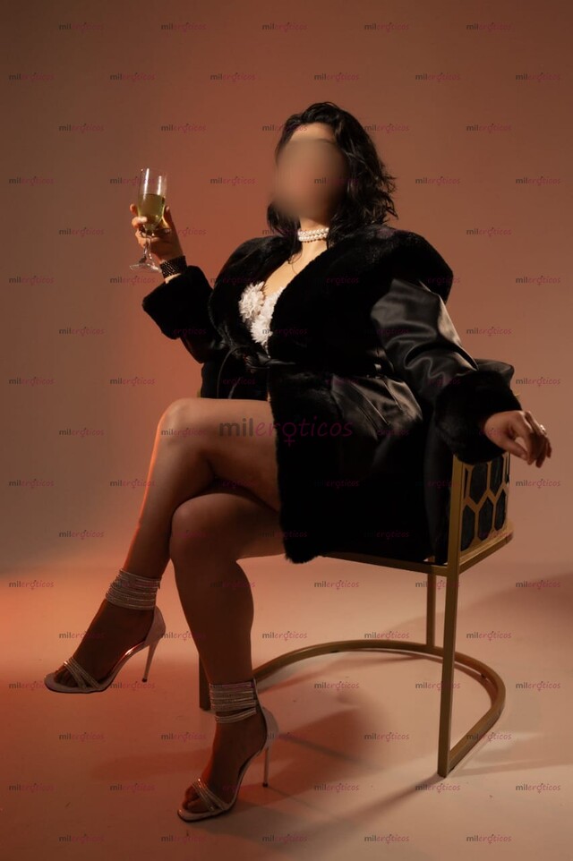 FOTOS DE MUJER ELEGANTE Y TRAVIESA CON TRASERO GRANDE