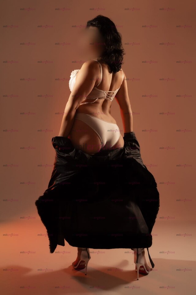 FOTOS DE MUJER ELEGANTE Y TRAVIESA CON TRASERO GRANDE