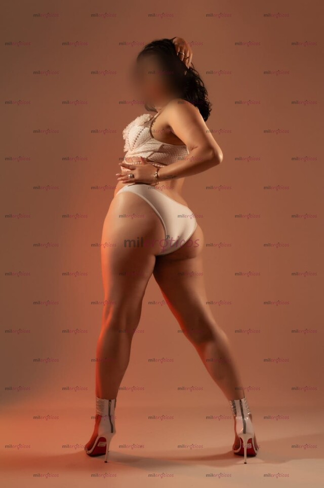 FOTOS DE MUJER ELEGANTE Y TRAVIESA CON TRASERO GRANDE