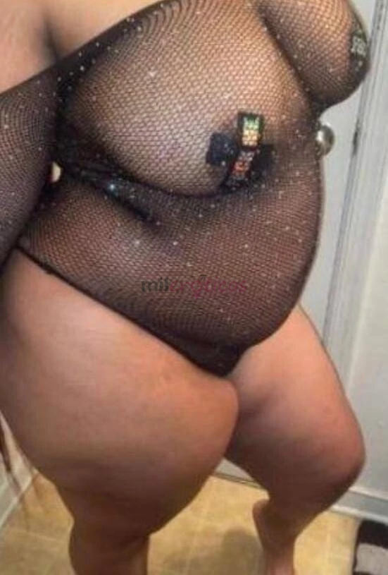 Ola sou uma gordinha fogosa do bokete gostoso chupo sua pica delicia ate vc gozar gostosinho sou completa sem frescuras tenho uma buceta grande e carn...