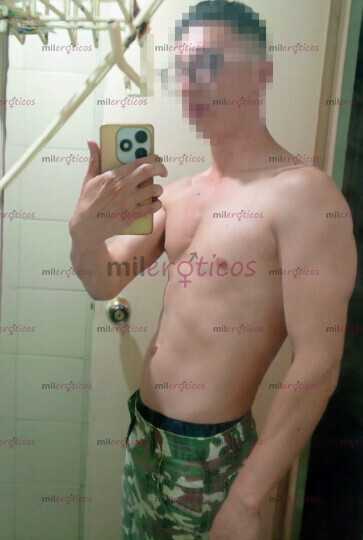 FOTOS DE HOMBRE FUERTE JOVEN GUAPO CON LA VERGA DURA DISPONIBLE