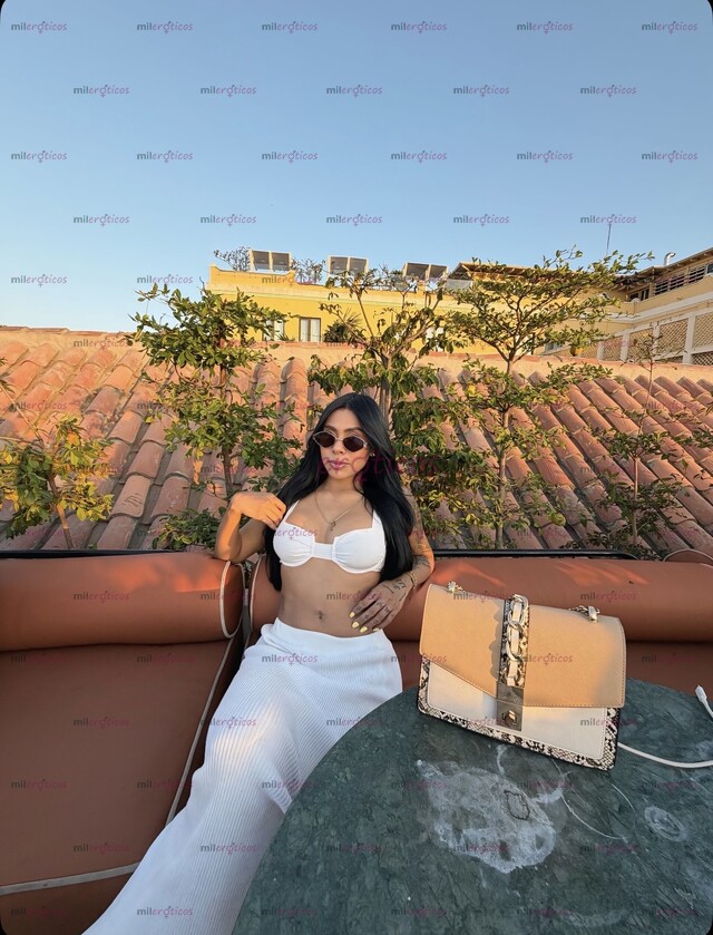 FOTOS DE JOVEN 23 AÑOS FLACA RICAS TETAS MORENA , VAGINA APRETADA