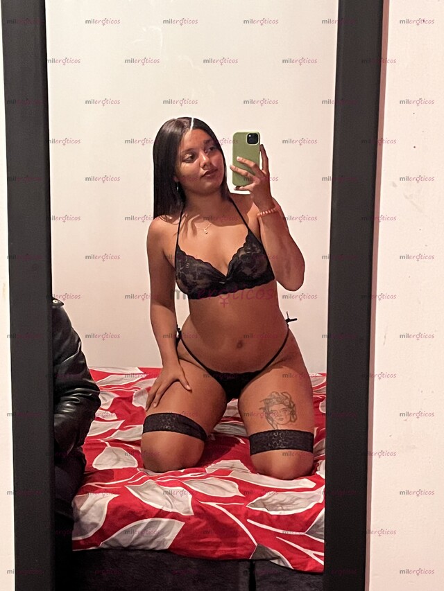 FOTOS DE LINDA MORENA DE 20 AÑITOS LISTA PARA COMPLACERTE PAPI