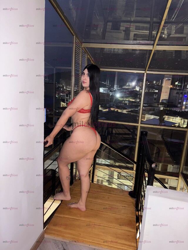 FOTOS DE EMMA ESPECTACULAR PELI NEGRA 20 AÑITOS EN UN LUGAR SÚPER DISCRETO