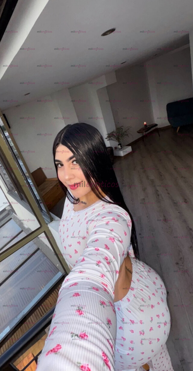 FOTOS DE EMMA ESPECTACULAR PELI NEGRA 20 AÑITOS EN UN LUGAR SÚPER DISCRETO