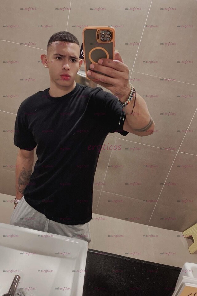 FOTOS DE MOROCHO.CABRON EXPERTO.EN DAR GARROTE CON LOS WEBOS LLENOS DE LECHE.