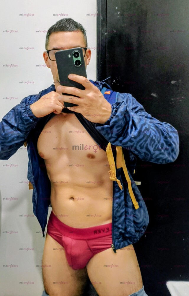 FOTOS DE ACOMPAÑANTE MASCULINO MASAJE EROTICO O DESCONTRACTURANTE