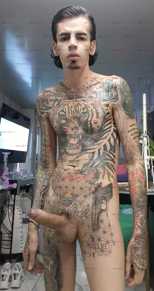 FOTOS DE FLACO ACTIVO BLANCO TATUADO MORBOSO CON LUGAR