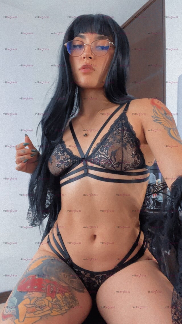 FOTOS DE TATUADA, PELINEGRA DE CURVAS NATURALES POR VIDEOLLAMADA