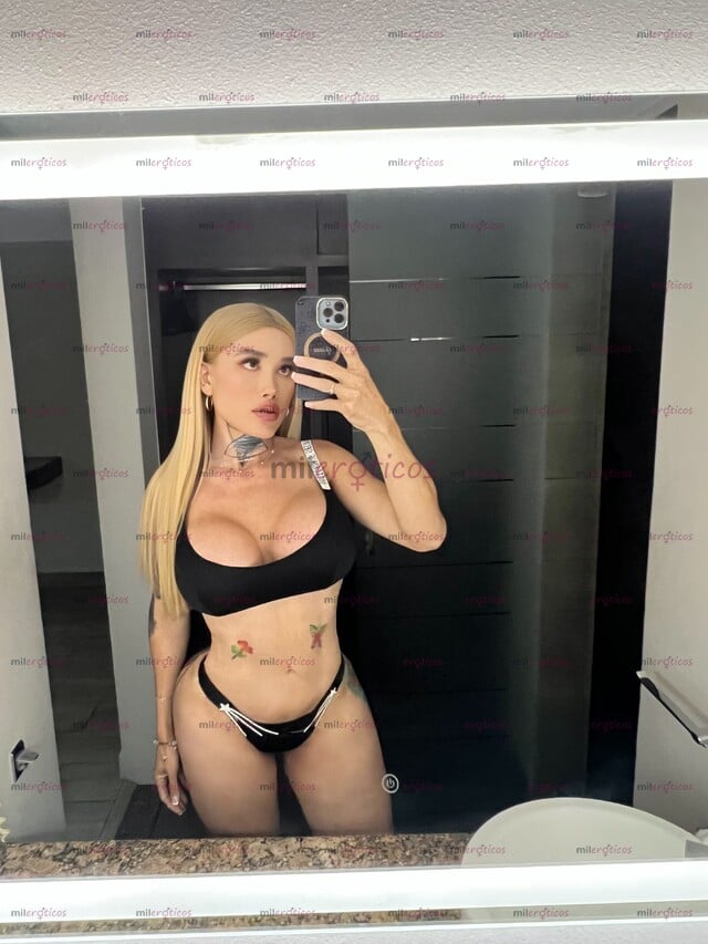 FOTOS DE CLAUDIA CONDE TU DOLL FAVORITA PARA TI QUE TE GUSTA LA VIDA BUENA Y DE LUJO