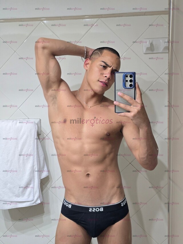 FOTOS DE MODELIA HECTOR DIAZ ACTIVO, MODELO MASAJISTA VERGON