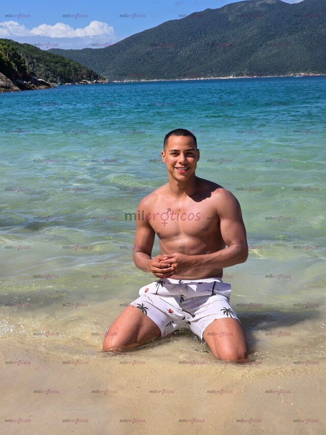 FOTOS DE MODELIA HECTOR DIAZ ACTIVO, MODELO MASAJISTA VERGON