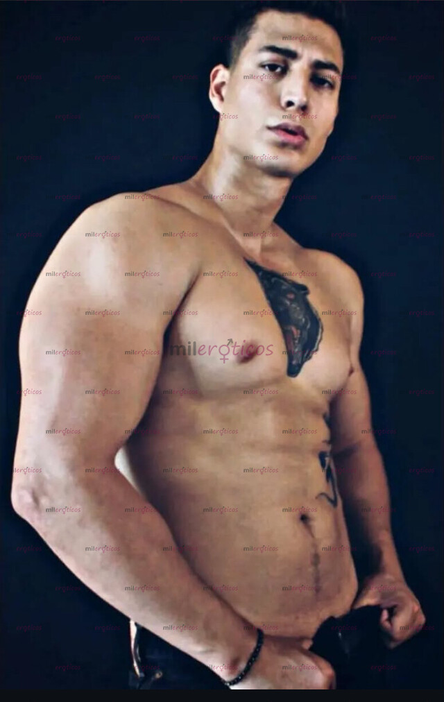FOTOS DE ALTO MAMADO SEXY DOMINANTE CON UNA VERGOTA