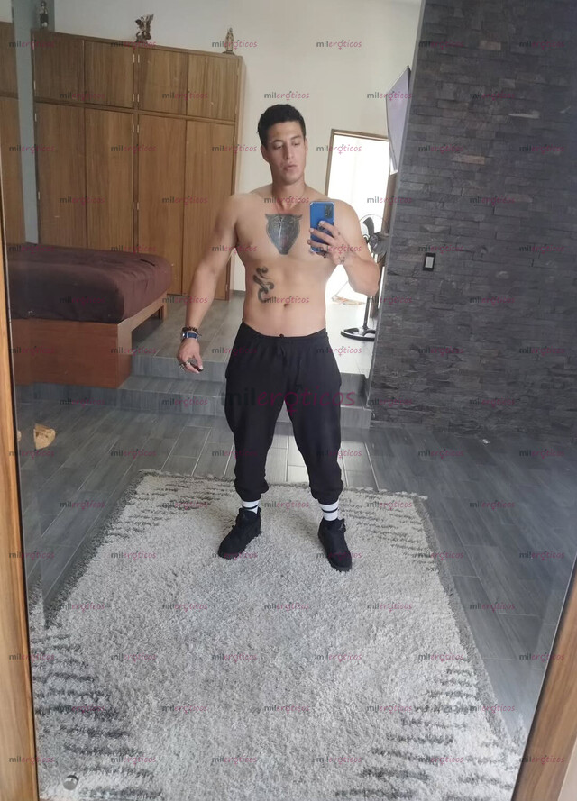 FOTOS DE ALTO MAMADO SEXY DOMINANTE CON UNA VERGOTA