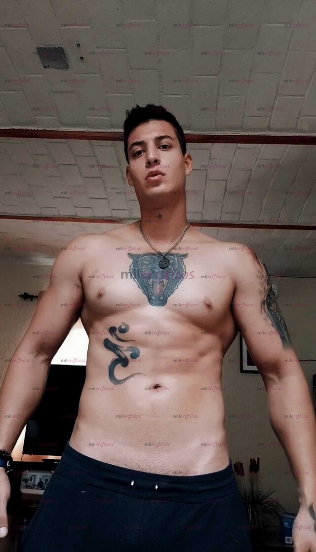 FOTOS DE ALTO MAMADO SEXY DOMINANTE CON UNA VERGOTA