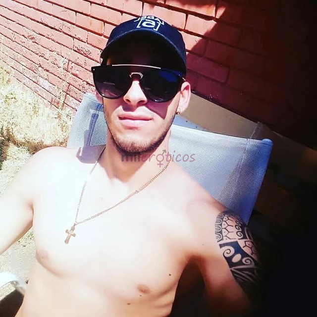 Me presento soy levys gigolo cubano de paso por vina ofreciendote un servicio de calidad y de lujo buscas cumplir una fantasia que aun no has podido l...