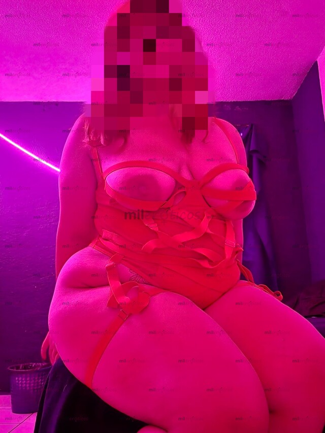 FOTOS DE PUTITA CURVY MUY CACHONDA CON TETAS ENORMES $$$500$$ X 20MIN