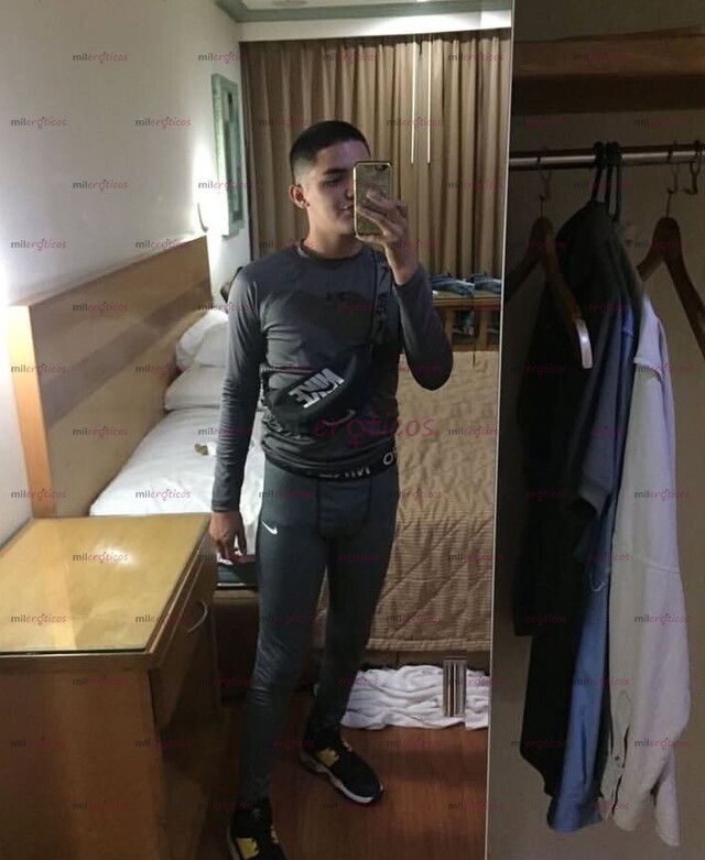 FOTOS DE CHICHO PETIT NALGON DELEGADO DE GYM CON VERGA LLENA DE LECHE