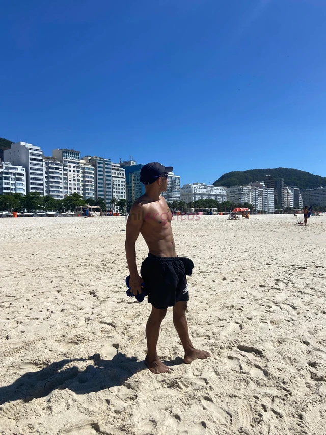 Desejo presenca e intensidade em um so lugar garoto disponivel com local na siqueira campos em apartamento proprio discreto seguro limpo e organizado...