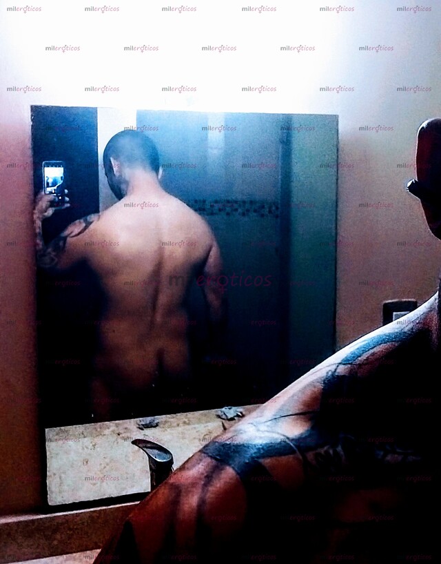 FOTOS DE MI NOMBRE ES JHOVANN TENGO 28 AÑOS ESTOY DOTADO DE CUERPO ATLETICO RESPETUOSO Y