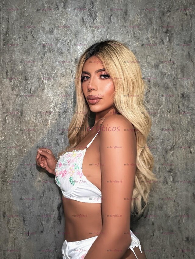 FOTOS DE DE REGRESO A TU CIUDAD ÚNICOS DÍAS BRIANA FERRER 22 CM
