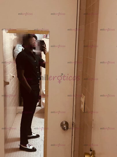 FOTOS DE HOLA SOY ROCKY AFRO CARIBEÑO DE LA CDMX, 29 AÑOS, LIMPIO, HABLO INGLÉS, ESPAÑOL.