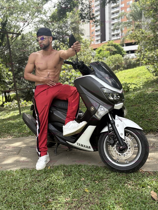 FOTOS DE HOMBRE SERIO CABALLEROSO EDUCADO CON MODALE. Y ASEADO