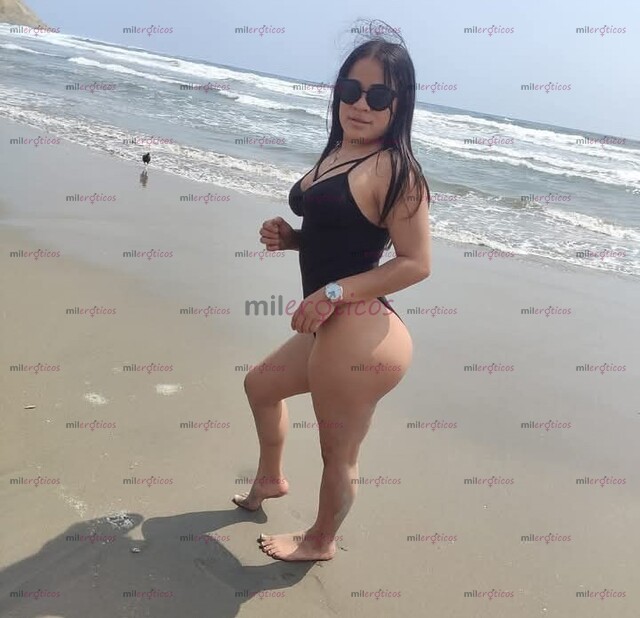 FOTOS DE CURVAS PERFECTAS EN TU CIUDAD UNA JOVEN HERMOSA Y ENCANTADORA.