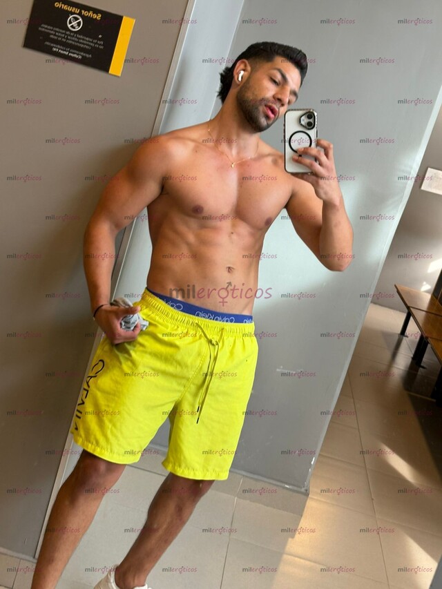 FOTOS DE HOMBRE SERIO CABALLEROSO EDUCADO CON MODALE. Y ASEADO