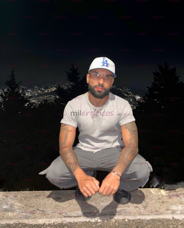 FOTOS DE MASCULINO , ARRECHO DE PASO POR LA CIUDAD