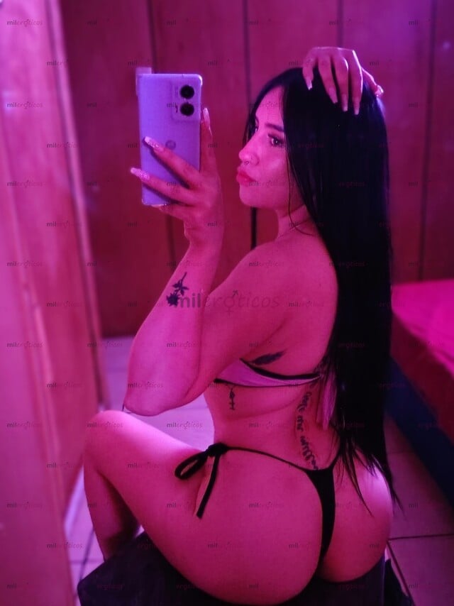 FOTOS DE TU HERMOSA PELINEGRA CON PUSSY PERFORADO ESTRECHITA Y SUPER CALIENTE