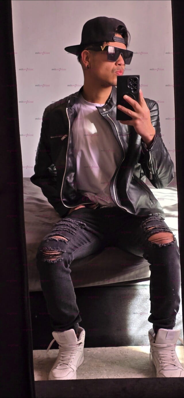 FOTOS DE ACTIVO , (CON GUSTO A QUE ME DEN BESO NEGRO Y LAMIDAS DE PEZONES)
