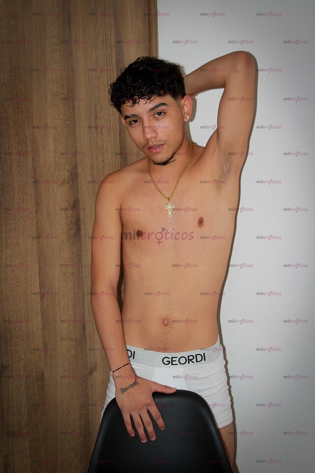 FOTOS DE CHICO JOVEN CALIENTE & COMPLACIENTE DE PASO EN TU CIUDAD