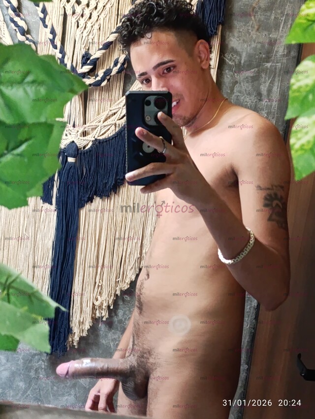 FOTOS DE VENEZOLANO BISEXUAL ACTIVO 24CM GRANDE Y GRUESA PLACER PARA TI Y PARA ELLA .