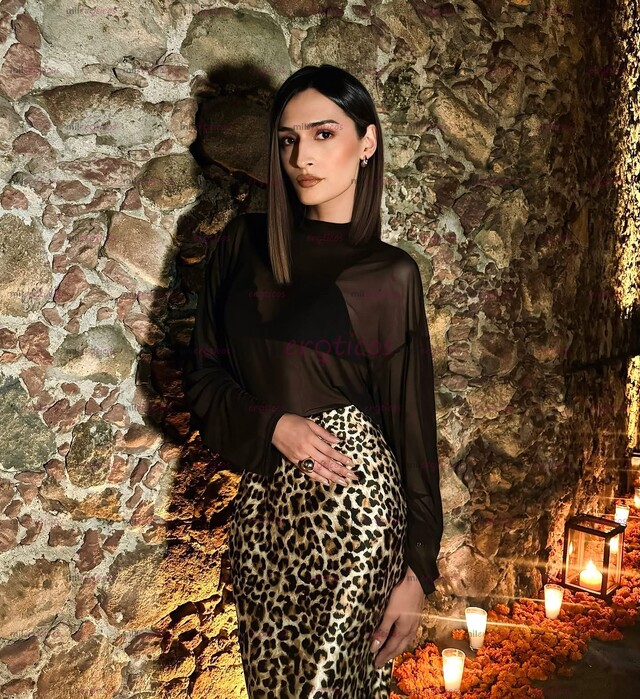 FOTOS DE TU CHICA TRANS VERSÁTIL DISPONIBLE PARA TI