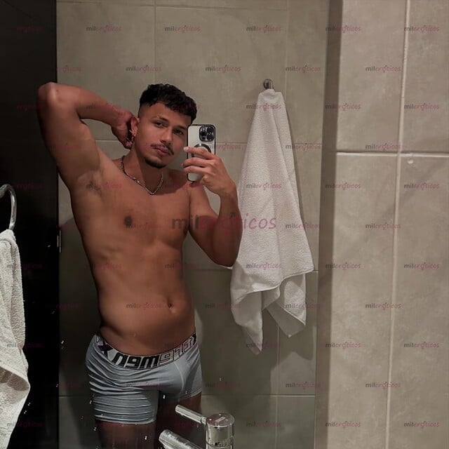 FOTOS DE ACÁ UN MORENITO ALTO Y SEXY DISPONIBLE PARA TI