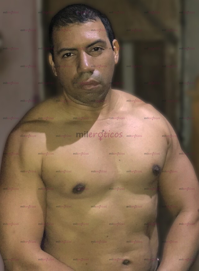 FOTOS DE MASAJISTA MORENO, ATLÉTICO Y DINÁMICO LISTO PARA TI.