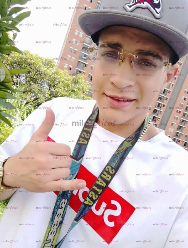 FOTOS DE ME OFREZCO PARA TRIO CON PAREJA HETERO SOY ACT BISEXUAL TENGO 18 AÑOS 3216678386